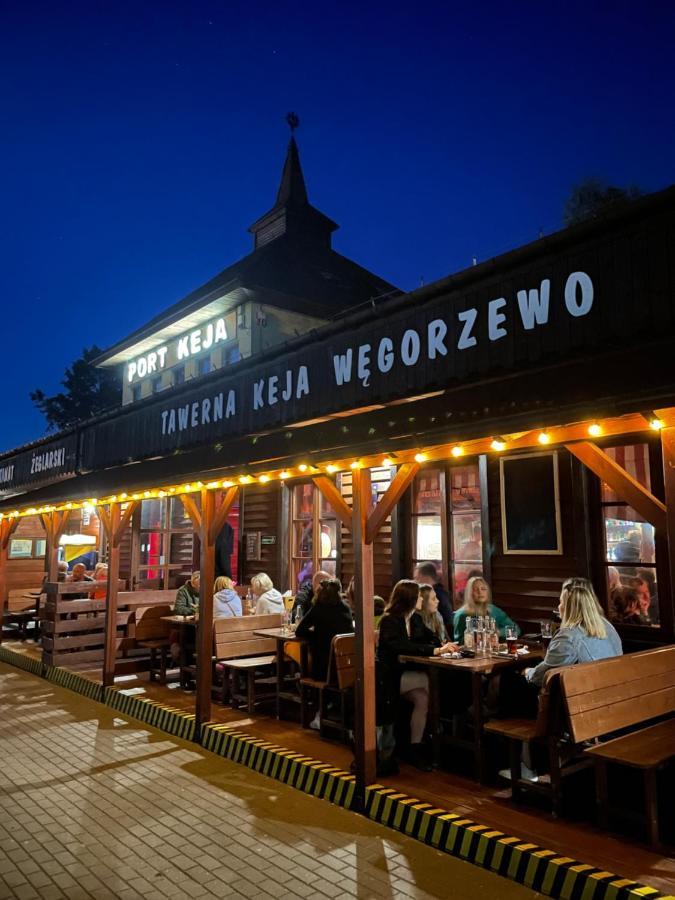 Dom Na Wodzie Hotel Wegorzewo Exterior photo